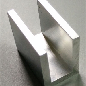 铁路电缆槽模具设计和操作